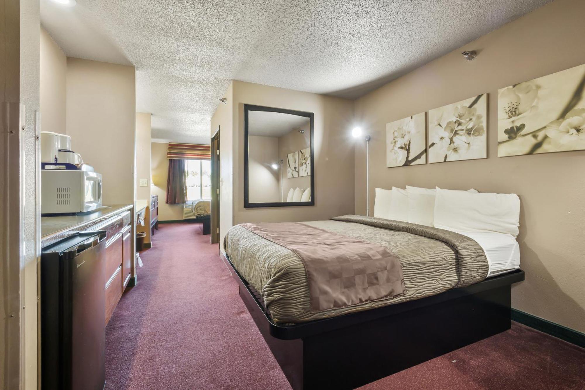 De Smet Super Deluxe Inn Room photo
